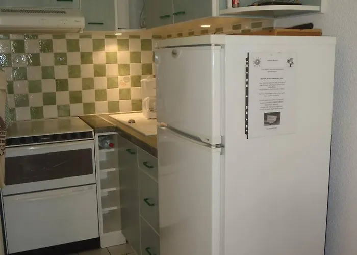 Appt 3 Pieces 32m2 + Terrasse 13m2 Ref 4050 *